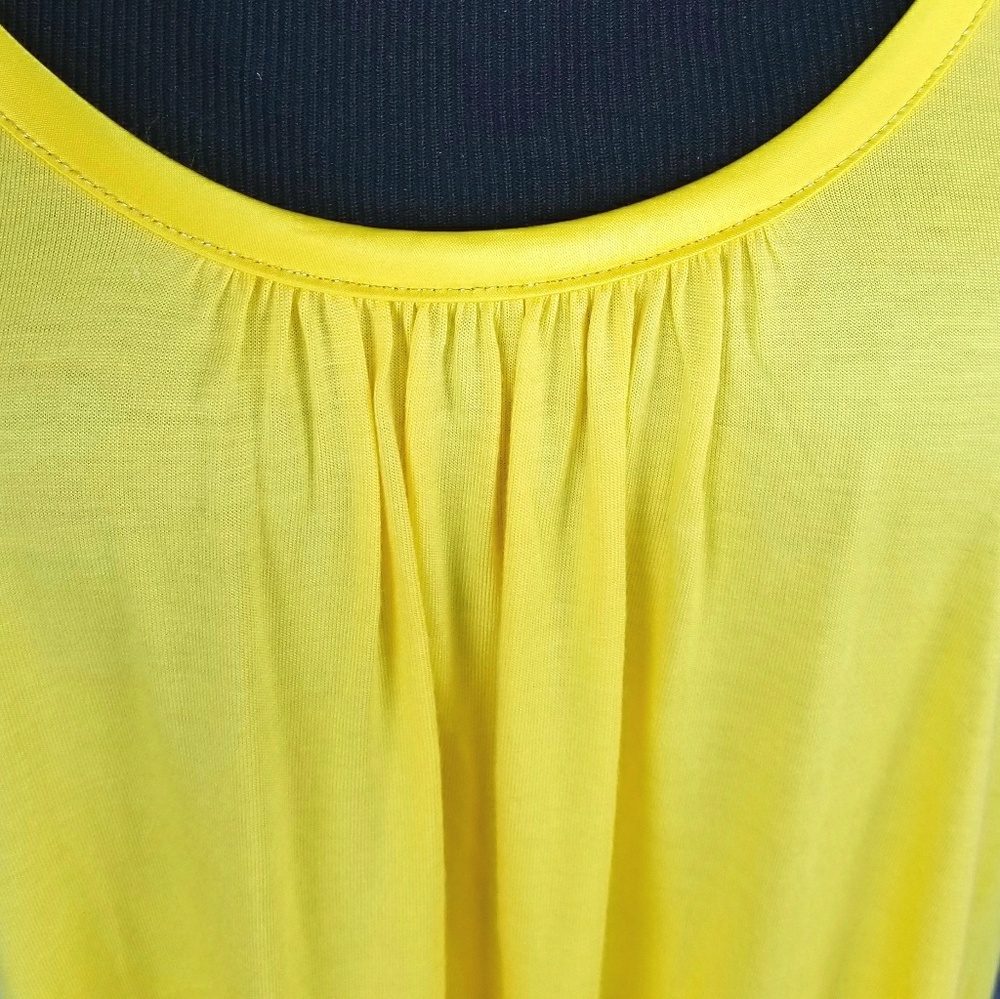 🍎 Express Tank Top - Picture 3 of 5